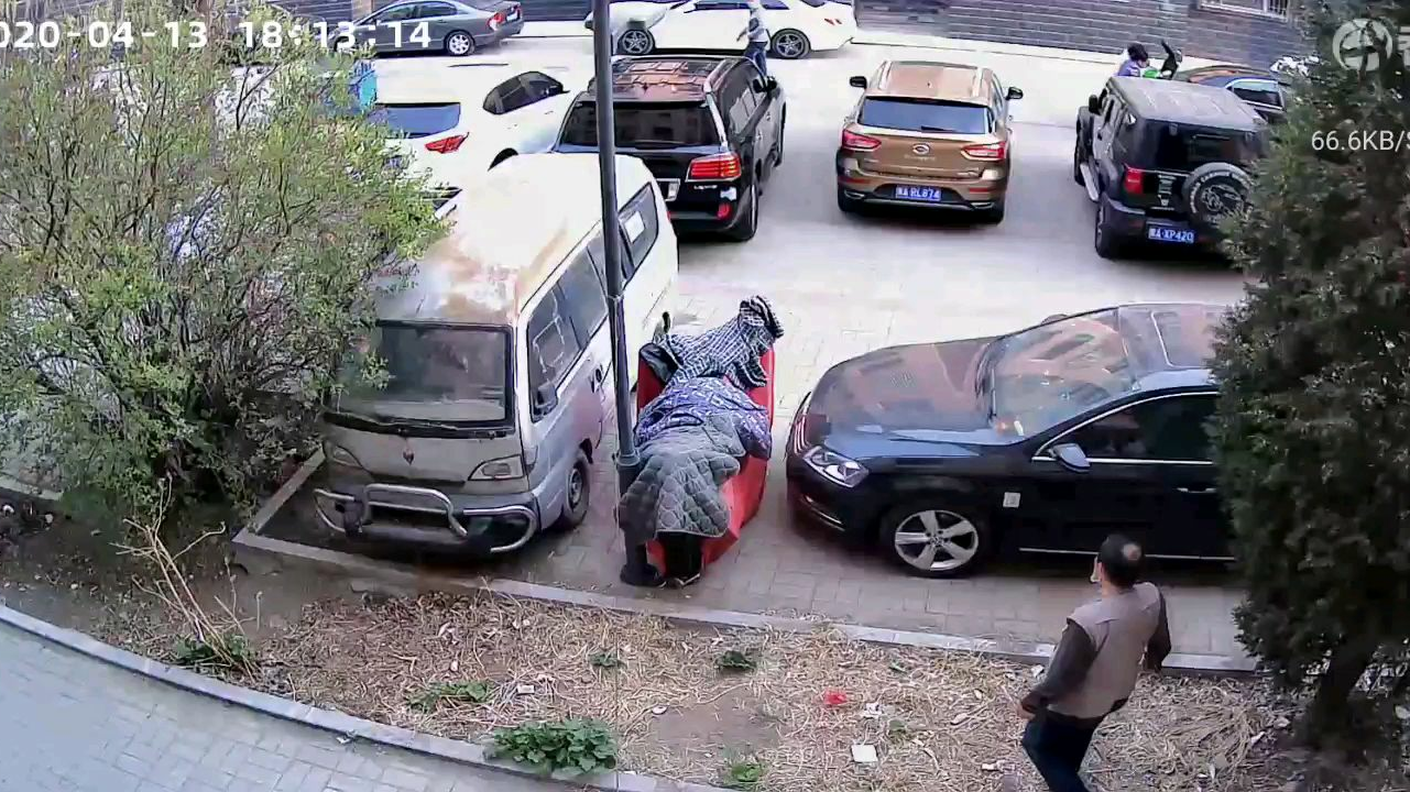 开车离开我摩托车远点
